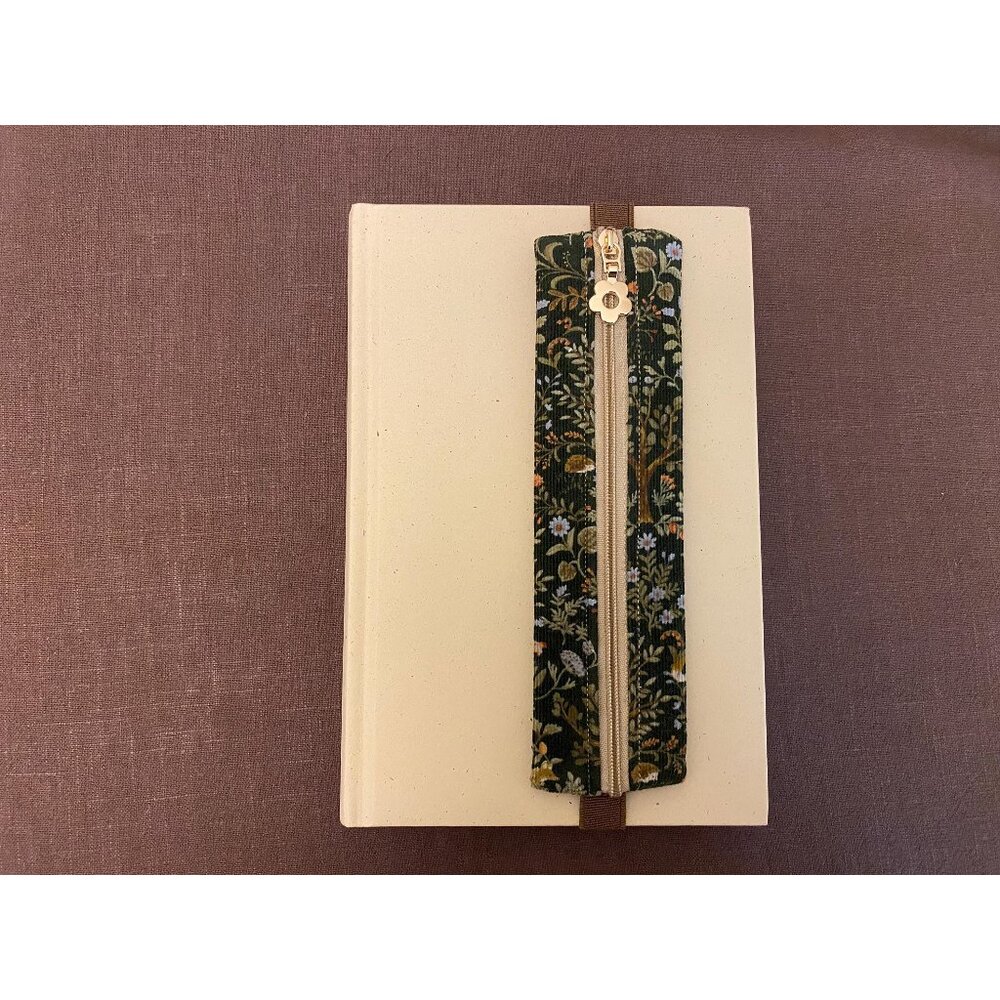 Handmade Attachable elastic bookmark pen pouch,